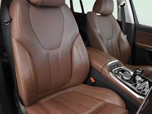 Used 2021 BMW X7 xDrive40i w/ Parking Assistance Package image 9