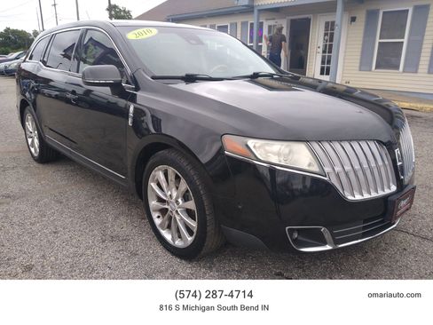 Used 2010 Lincoln MKT AWD image 1