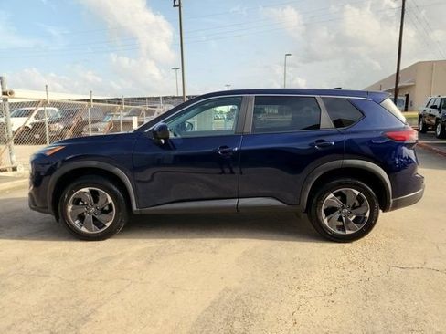 Used 2024 Nissan Rogue SV AWD/4WD image 4