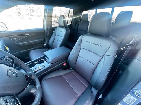 New 2026 Honda Ridgeline Black Edition image 4