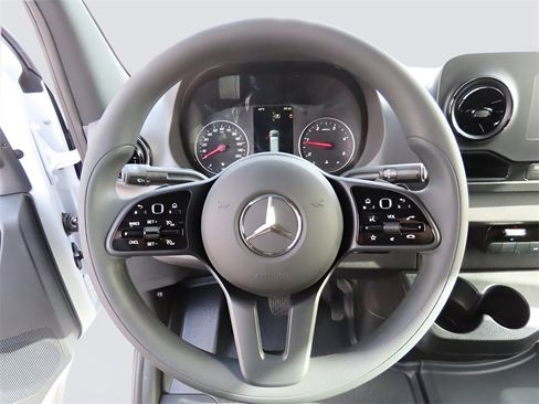 Used 2024 Mercedes-Benz Sprinter 3500 image 44