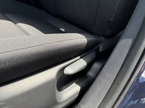 Used 2025 Toyota Corolla LE FWD image 21