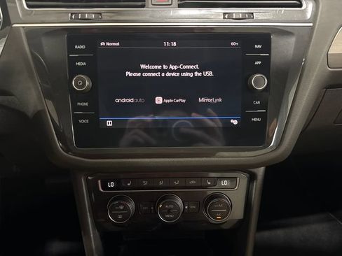 Used 2019 Volkswagen Tiguan SEL w/ 3rd Row Seat Package AWD/4WD image 23