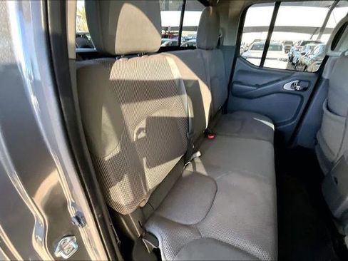 Certified 2021 Nissan Frontier SV w/ Midnight Edition Floor Mats image 20