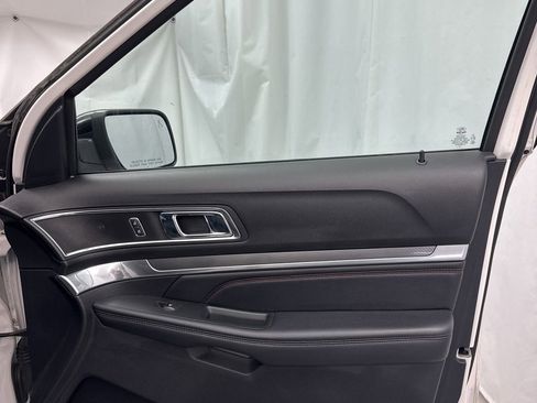 Used 2019 Ford Explorer Sport w/ Equipment Group 401A AWD/4WD image 17