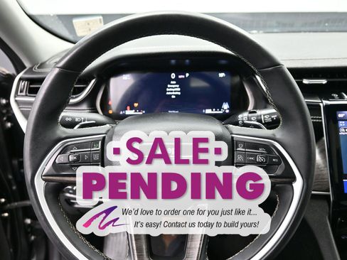 Used 2023 Jeep Grand Cherokee Limited image 22