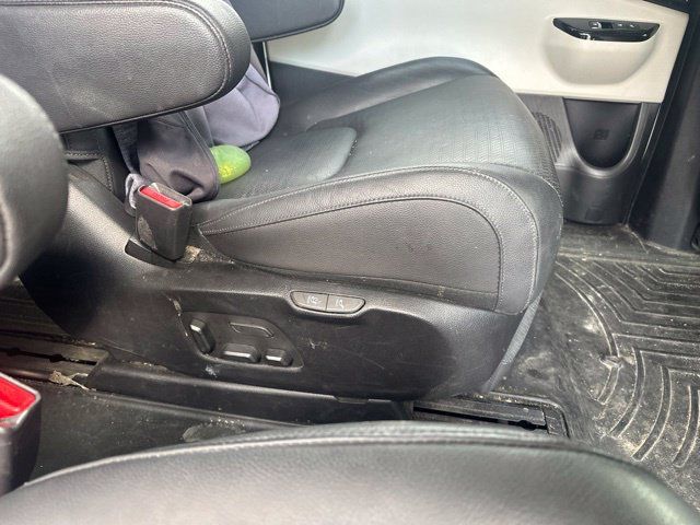 Used 2022 Kia Carnival SX Prestige FWD image 13