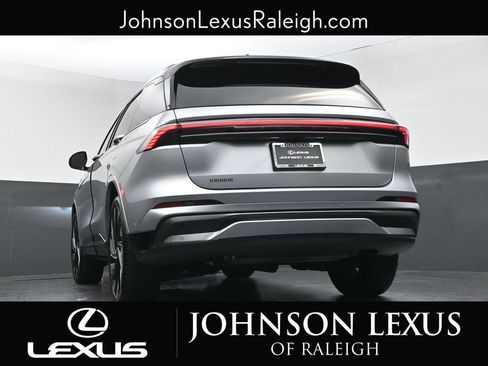 Used 2024 Lincoln Nautilus Reserve w/ Equipment Group 202A AWD/4WD image 14