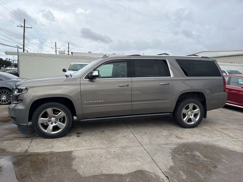 Used 2017 Chevrolet Suburban Premier RWD image 5