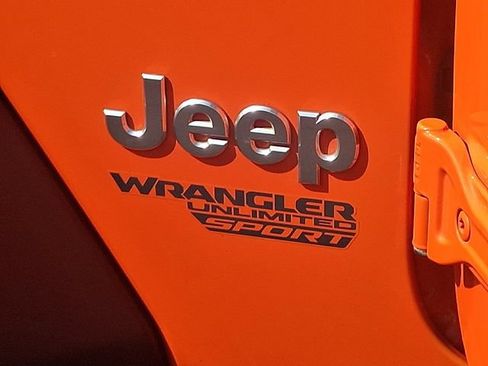 Used 2018 Jeep Wrangler Unlimited Sport S AWD/4WD image 30