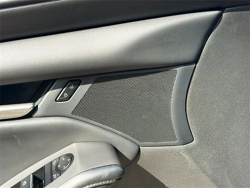 Used 2021 MAZDA MAZDA3 s image 18