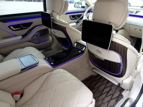 Used 2024 Mercedes-Benz Maybach S 580 4MATIC image 5