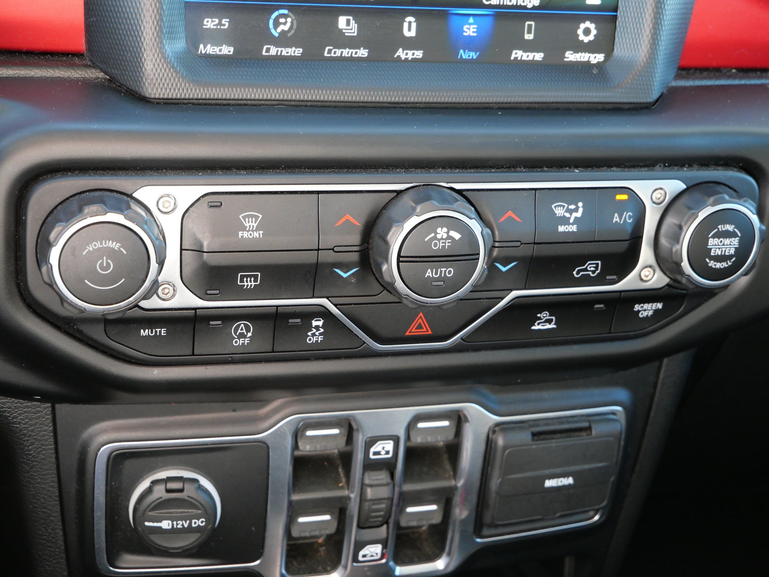 Used 2022 Jeep Wrangler Unlimited Rubicon AWD/4WD image 23