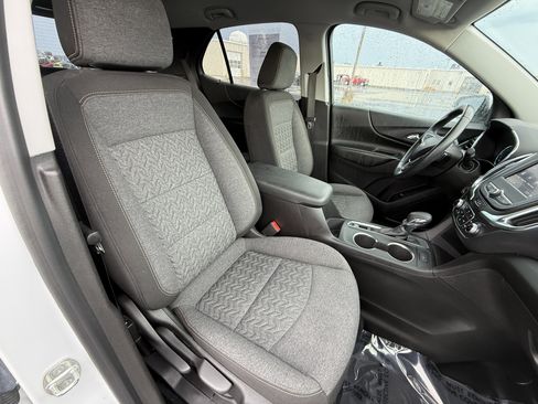 Used 2022 Chevrolet Equinox LT image 12