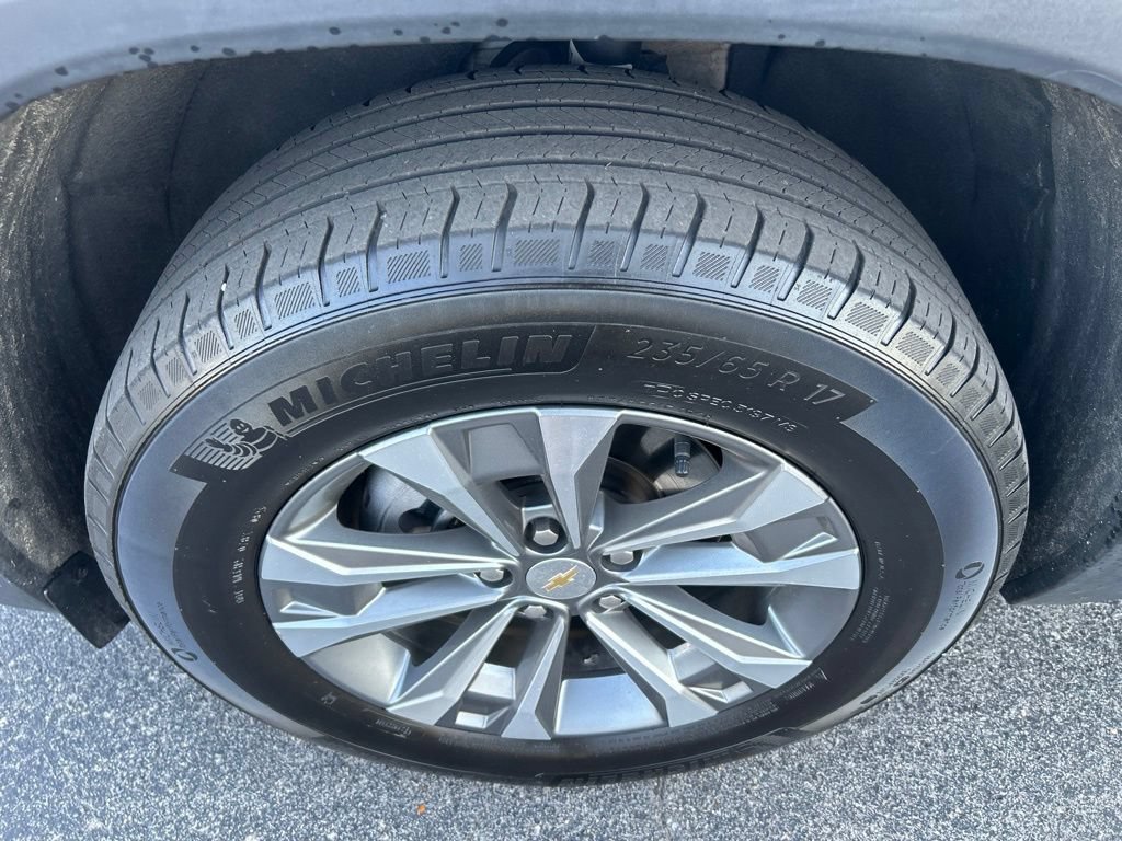 Used 2025 Chevrolet Equinox LT AWD/4WD image 9