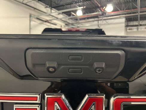 Used 2020 GMC Sierra 2500 Denali w/ Denali Ultimate Package AWD/4WD image 34