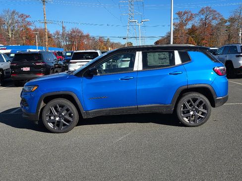 New 2026 Jeep Compass Limited w/ Limited Altitude Pack image 8