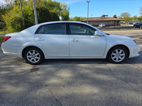 Used 2009 Toyota Avalon XL FWD image 5