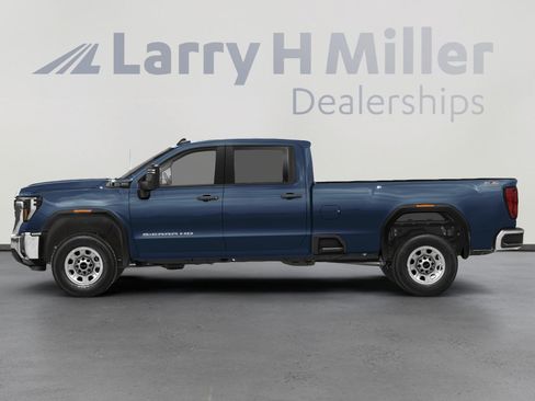 Used 2024 GMC Sierra 3500 Denali w/ Technology Package AWD/4WD image 3