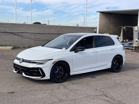 New 2026 Volkswagen Golf 2.0T image 3