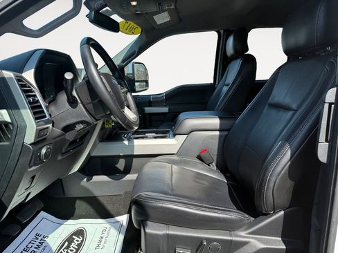Used 2017 Ford F250 Lariat w/ Chrome Package image 9