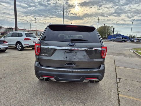 Used 2018 Ford Explorer Limited image 7