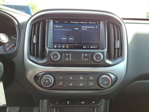 Used 2022 Chevrolet Colorado LT AWD/4WD image 24