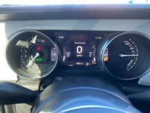 Used 2023 Jeep Wrangler Unlimited Sahara AWD/4WD image 21