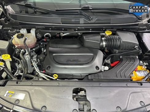 Used 2021 Chrysler Pacifica Touring w/ Cold Weather Group image 7