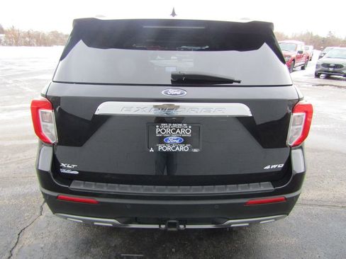 Used 2023 Ford Explorer XLT AWD/4WD image 10