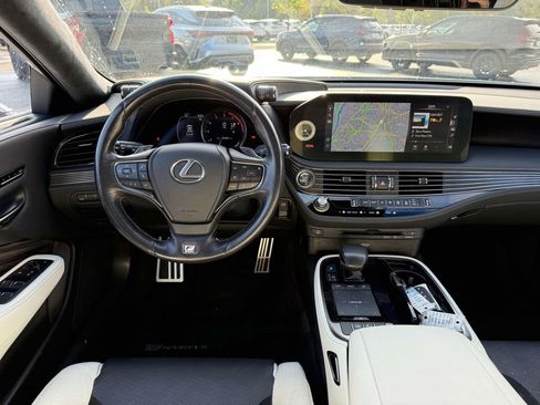Used 2022 Lexus LS 500 F Sport w/ Accessory Package (Z1) AWD/4WD image 8