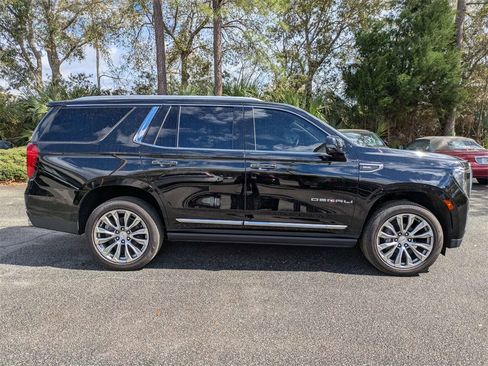 Used 2021 GMC Yukon Denali w/ Denali Premium Package image 3