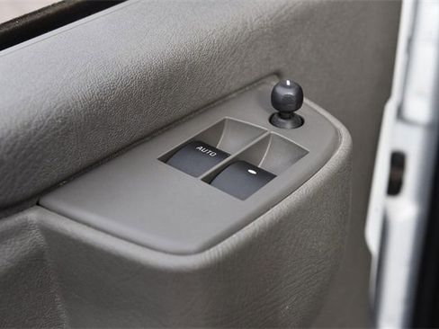 Used 2024 GMC Savana 2500 w/ Driver Convenience Package image 9