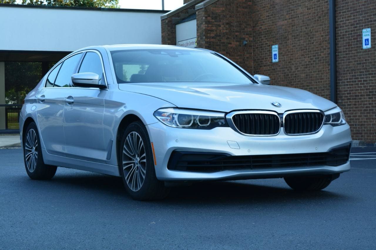 Used 2019 BMW 530i xDrive w/ Convenience Package AWD/4WD image 3