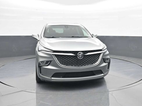 Used 2024 Buick Enclave Avenir AWD/4WD image 2