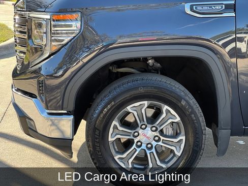 Used 2025 GMC Sierra 1500 SLT AWD/4WD image 27