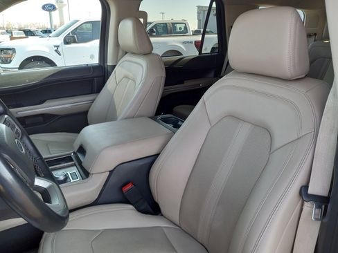 Used 2023 Ford Expedition Limited AWD/4WD image 14
