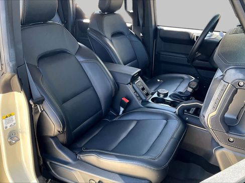 Used 2025 Ford Bronco Badlands AWD/4WD image 9