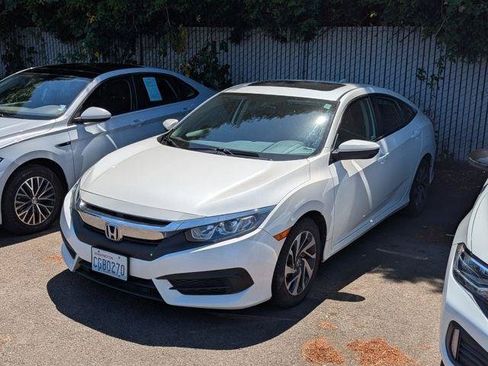 Used 2018 Honda Civic EX image 1
