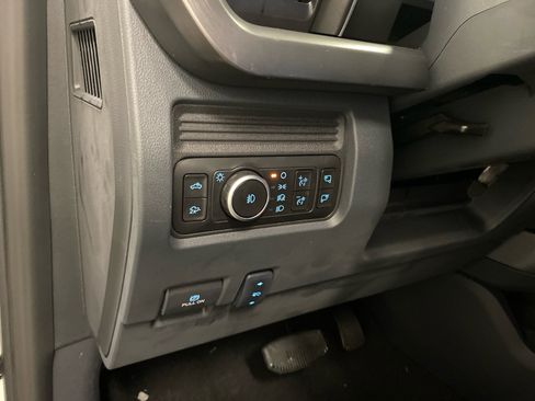 New 2026 Ford F350 Lariat w/ Black Appearance Package image 17