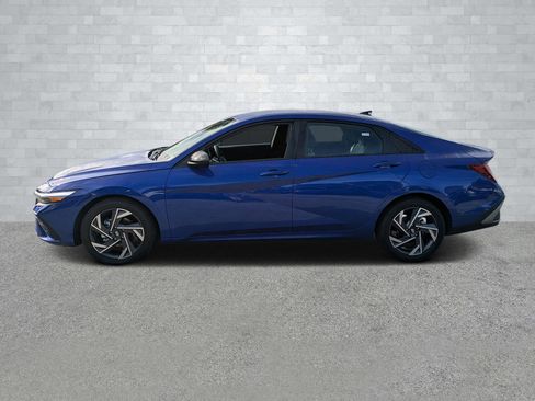 Used 2025 Hyundai Elantra Sport image 8
