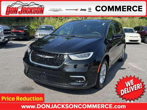 Used 2025 Chrysler Pacifica Select FWD image 1