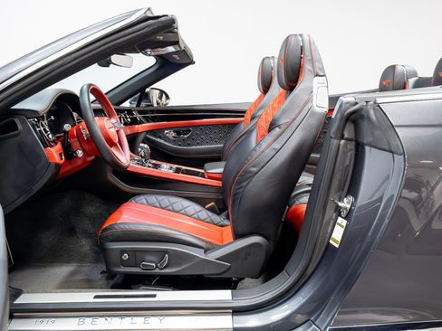 Used 2020 Bentley Continental GT image 6