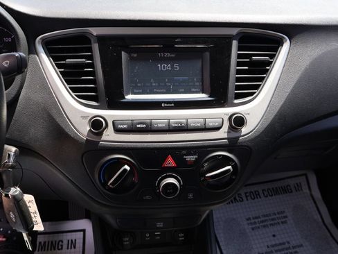 Used 2020 Hyundai Accent SE FWD image 27