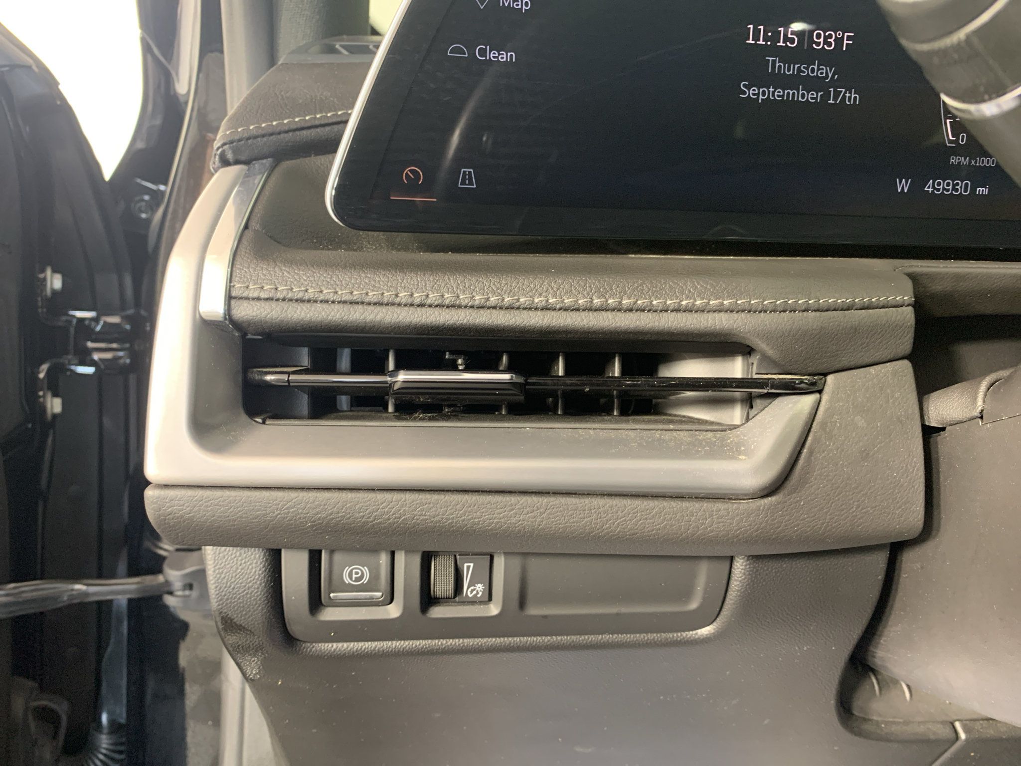 Used 2024 Cadillac XT4 Premium Luxury AWD/4WD image 16
