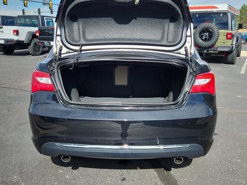 Used 2011 Chrysler 200 Limited image 34