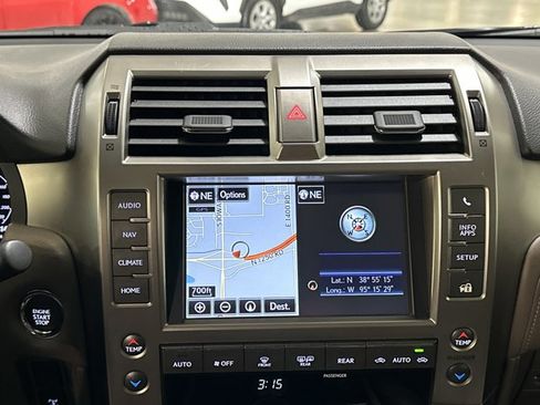 Used 2019 Lexus GX 460 Luxury image 31