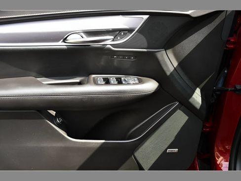 Used 2017 Cadillac XT5 Luxury w/ Driver Awareness Package AWD/4WD image 27