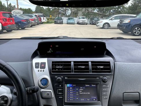 Used 2014 Toyota Prius V Five FWD image 13