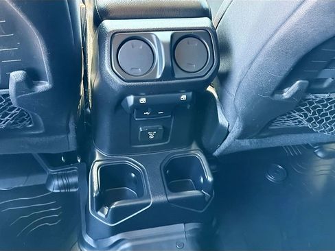 Used 2018 Jeep Wrangler Unlimited Rubicon w/ Dual Top Group image 21